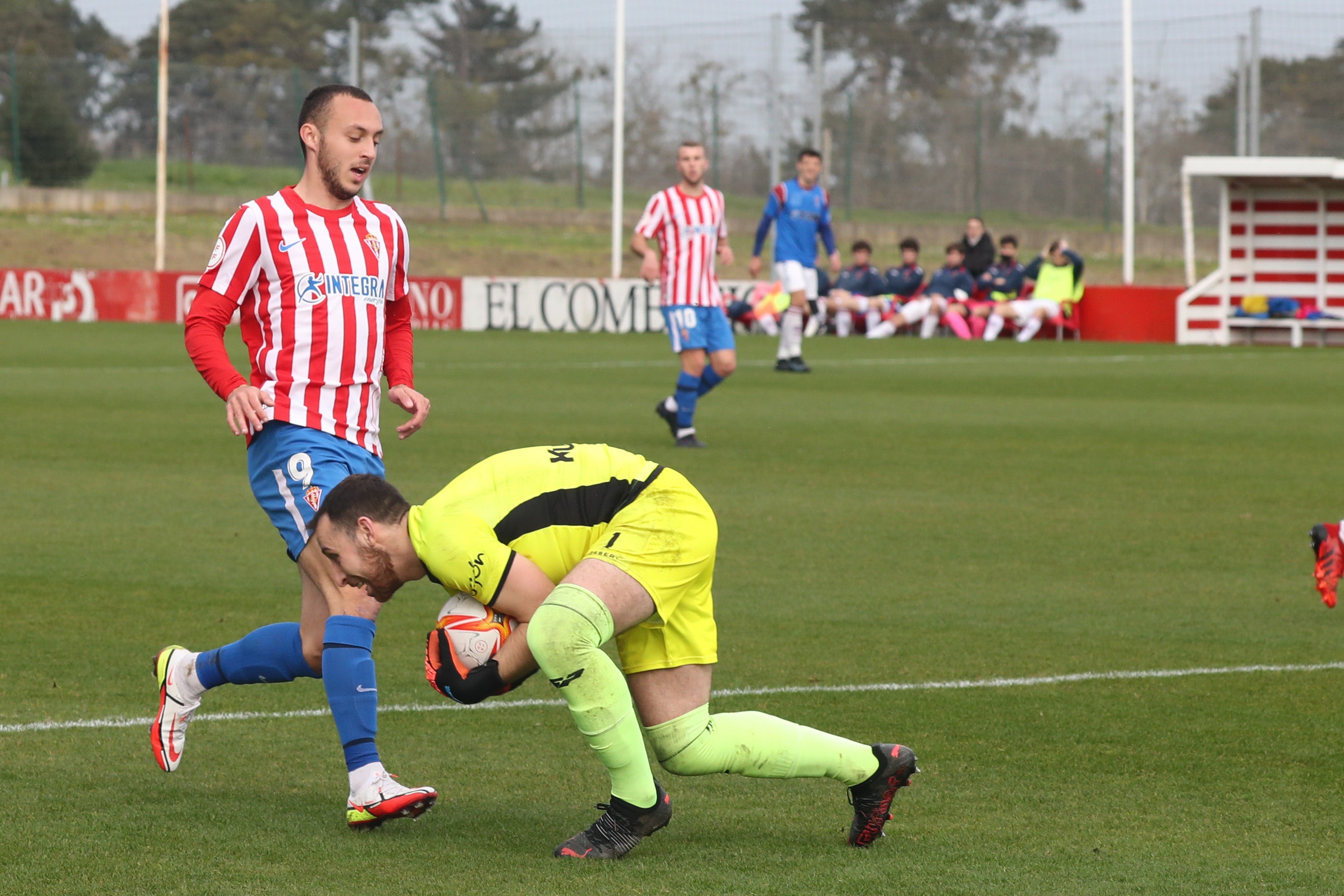 Fotos: Las mejores jugadas del Sporting B - Roces (6-0)