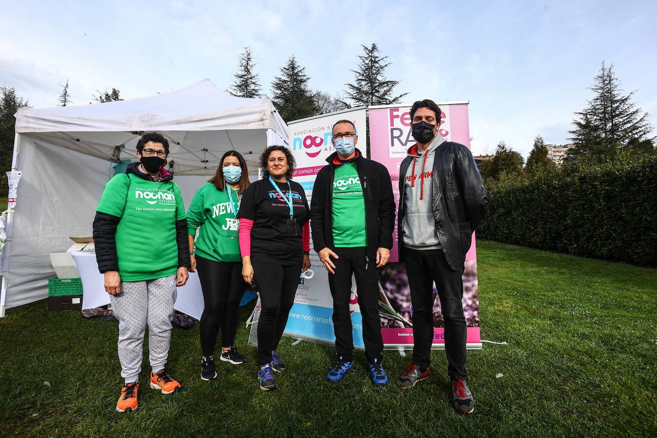 Decenas de personas aprovecharon la mañana de hoy, donde el tiempo acompañó, para realizar una marcha con salida en el laberinto del Parque de Invierno y proseguir durante cuatro kilómetros para «mostrar a la sociedad que el síndrome de Noonan también existe».