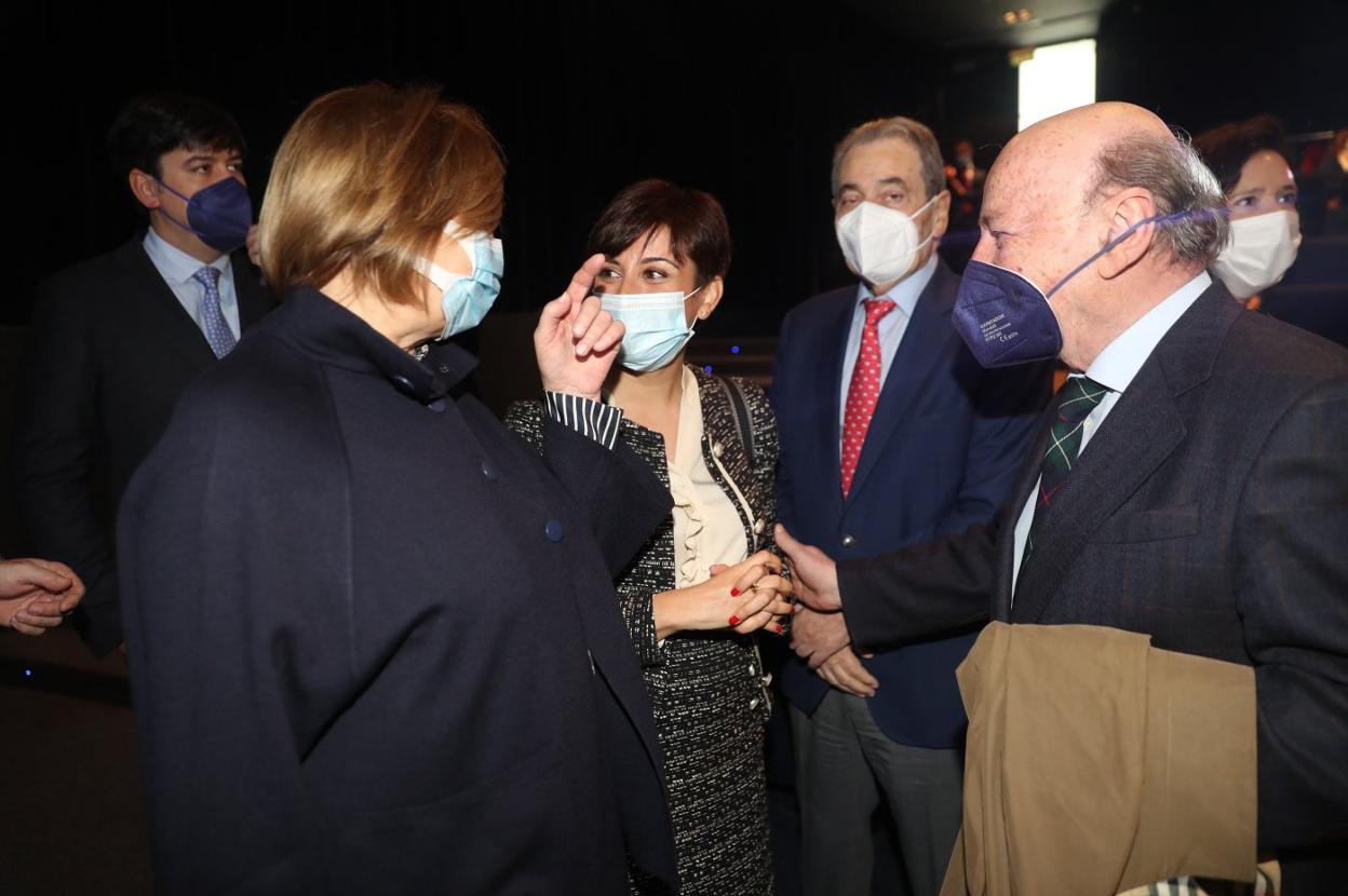 Mariví Monteserín, Isabel Rodríguez, Sabino García Vallina y José María González. 