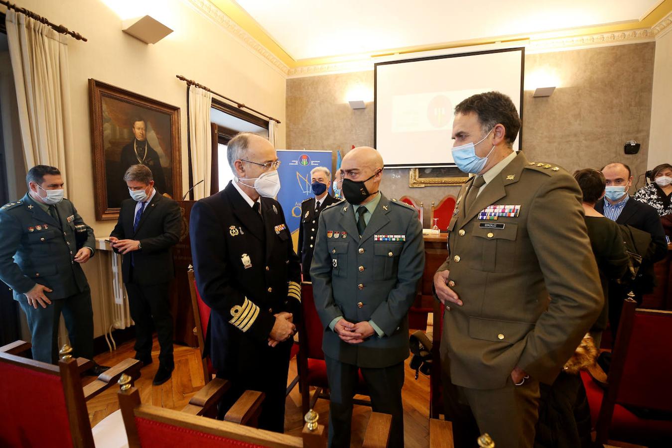 La Asociación Galbán, Amador Menéndez, el diplomático Alfredo Martínez, el Coro El León de Oro y el Ridea reciben los galardones de la Asociación Amigos de Cudillero.