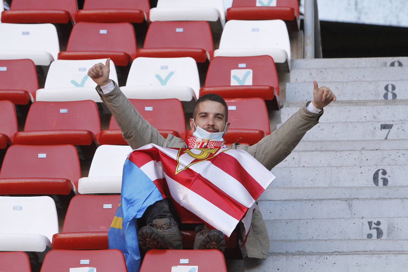 Fotos: ¿Estuviste en el Sporting-Ponferradina? ¡Búscate!