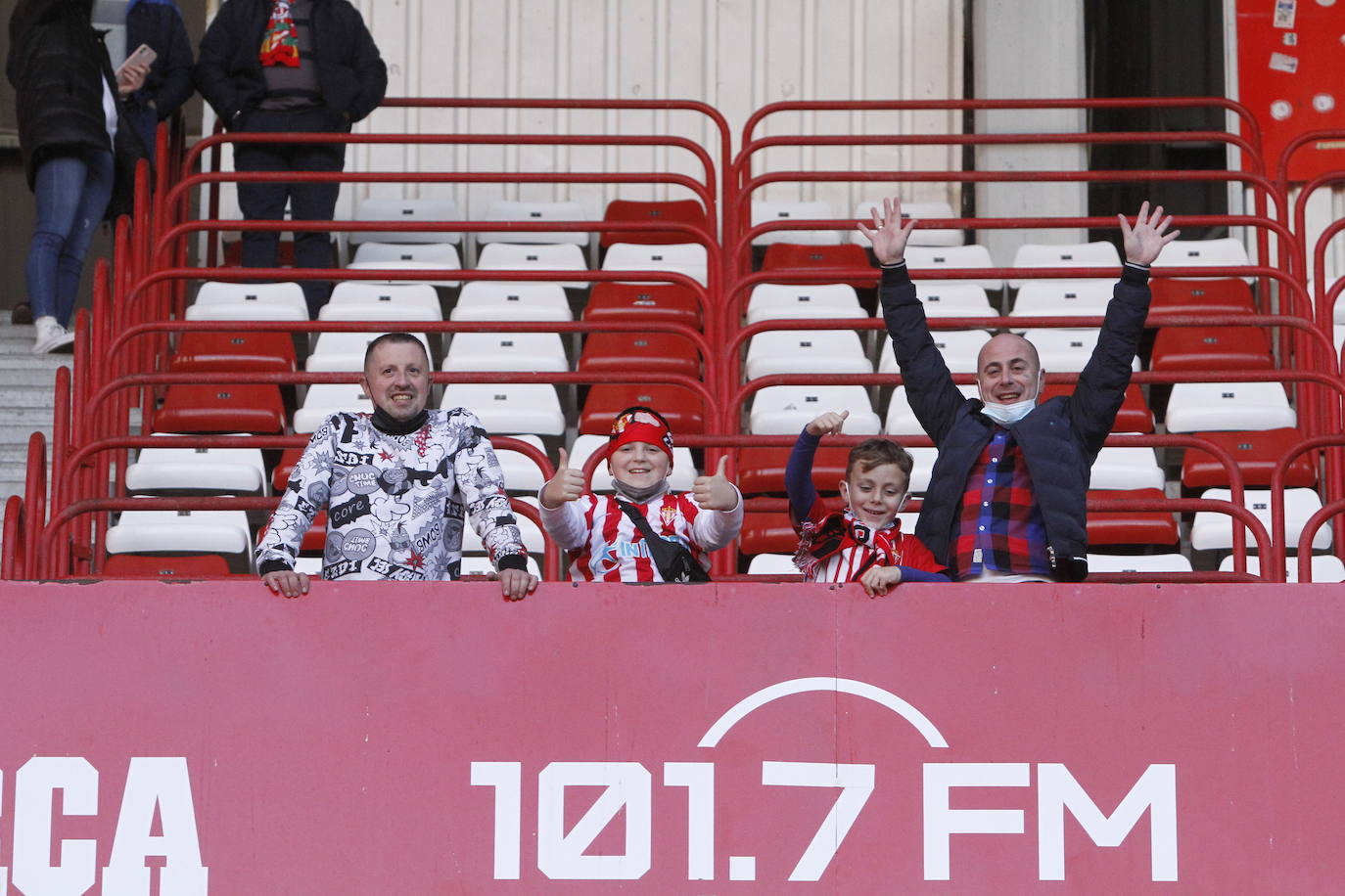 Fotos: ¿Estuviste en el Sporting-Ponferradina? ¡Búscate!