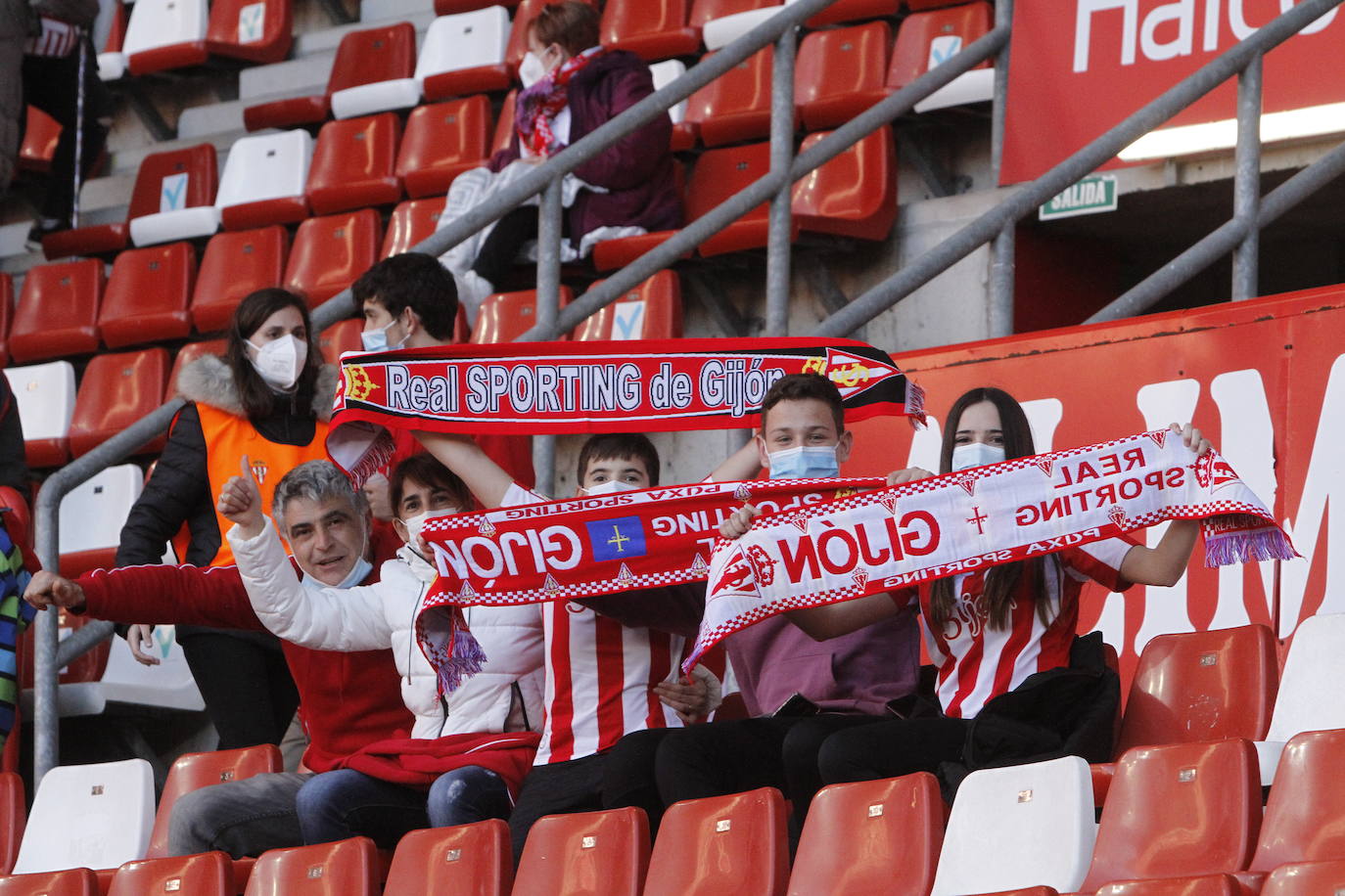 Fotos: ¿Estuviste en el Sporting-Ponferradina? ¡Búscate!