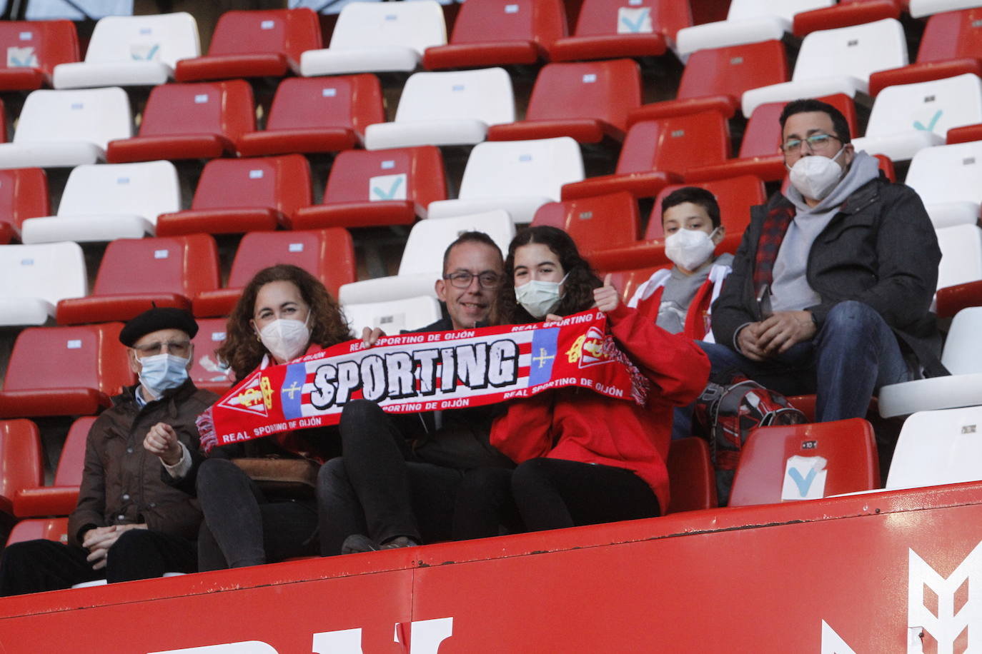 Fotos: ¿Estuviste en el Sporting-Ponferradina? ¡Búscate!