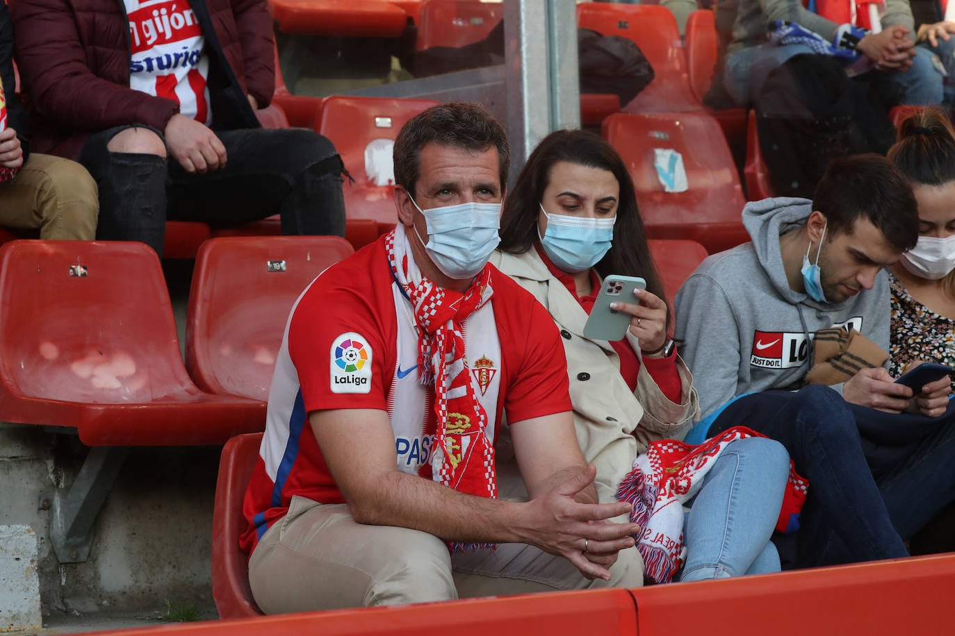 Fotos: ¿Estuviste en el Sporting-Ponferradina? ¡Búscate!