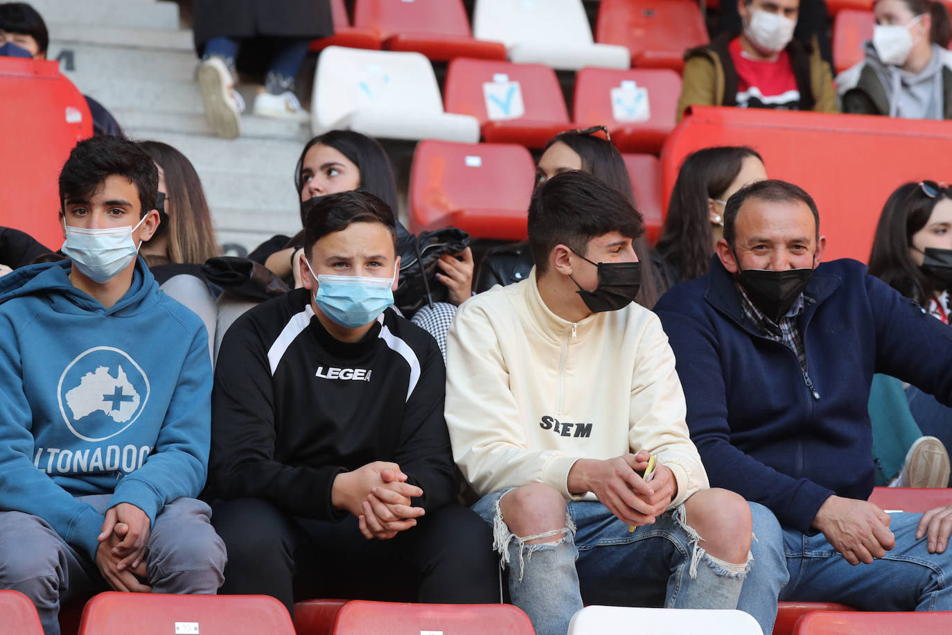 Fotos: ¿Estuviste en el Sporting-Ponferradina? ¡Búscate!