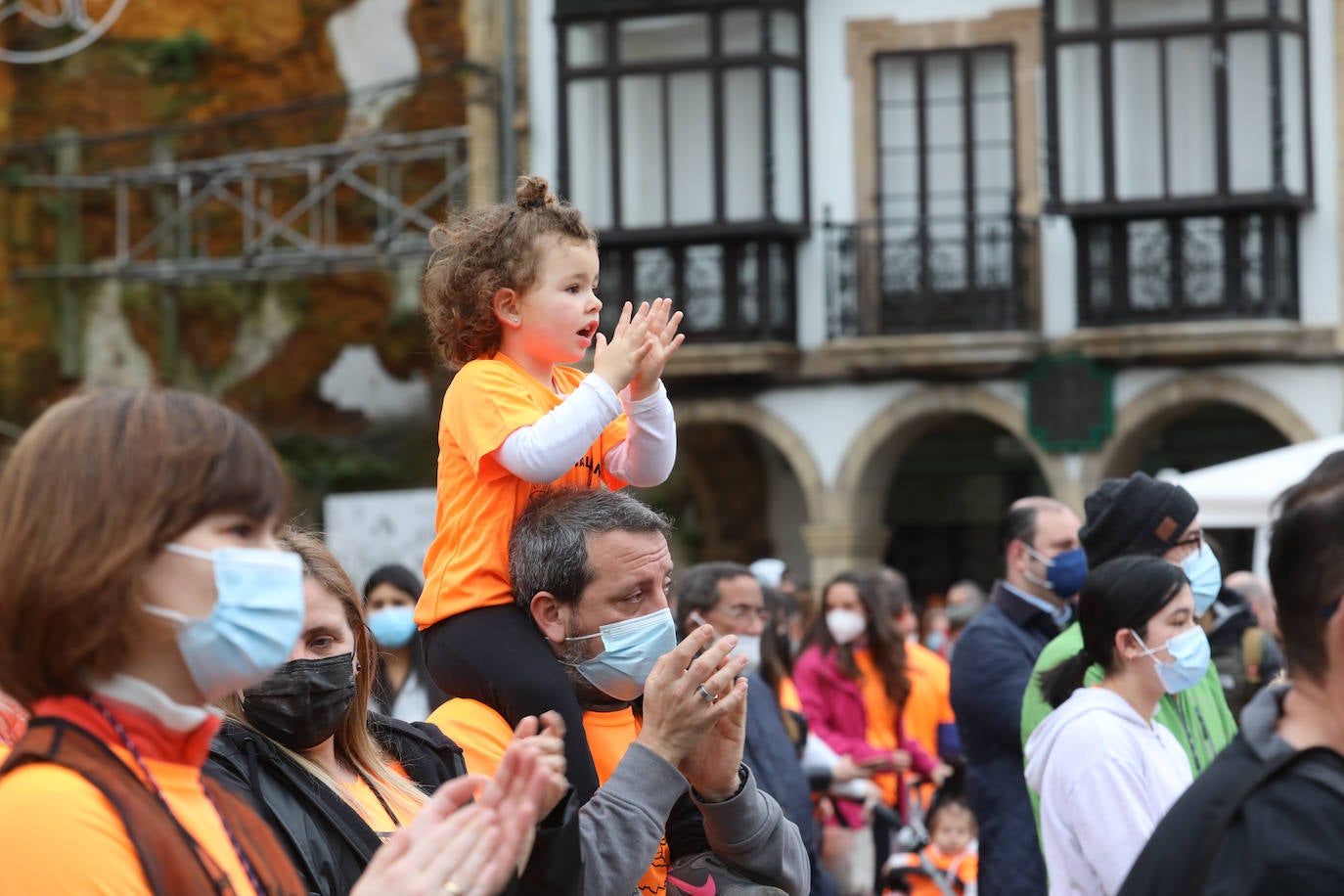 52 concejos de la región se visten de naranja en una carrera colectiva contra el cáncer infantil, organizada por la Asociación Galbán. El objetivo, recaudar fondos para promover la investigación bajo el lema «Una mejor supervivencia es posible». 