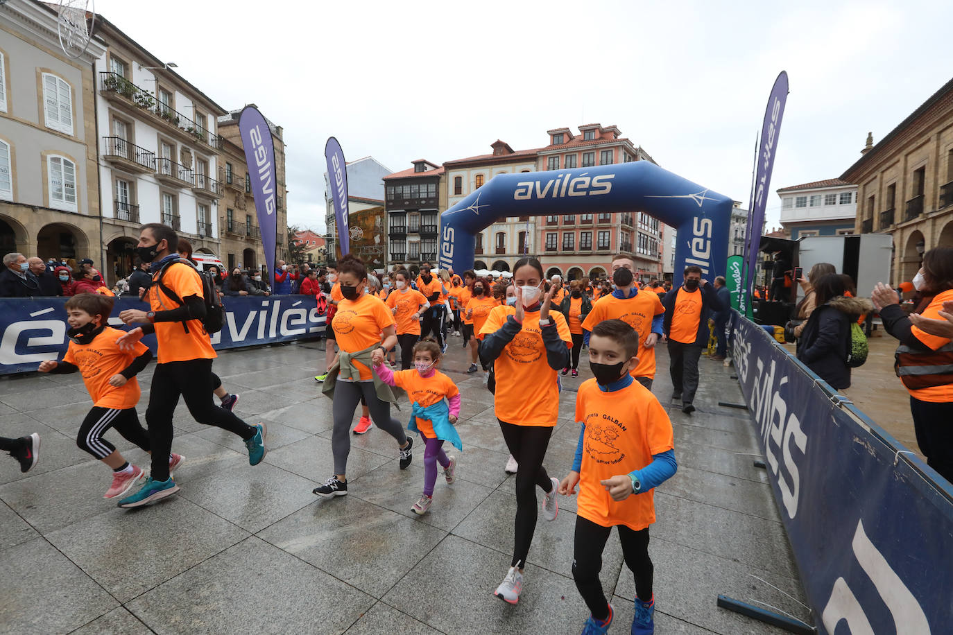 52 concejos de la región se visten de naranja en una carrera colectiva contra el cáncer infantil, organizada por la Asociación Galbán. El objetivo, recaudar fondos para promover la investigación bajo el lema «Una mejor supervivencia es posible». 