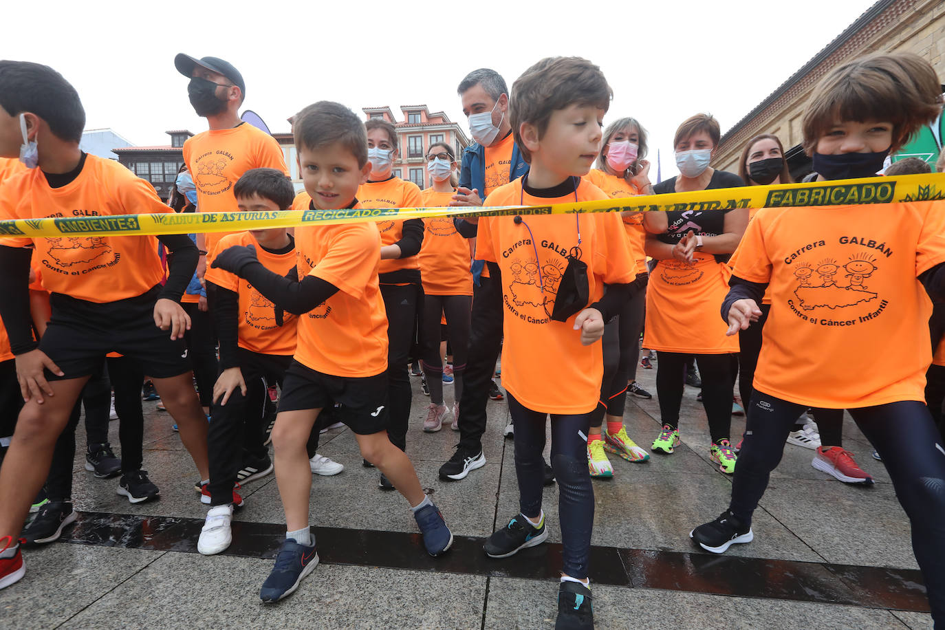 52 concejos de la región se visten de naranja en una carrera colectiva contra el cáncer infantil, organizada por la Asociación Galbán. El objetivo, recaudar fondos para promover la investigación bajo el lema «Una mejor supervivencia es posible». 