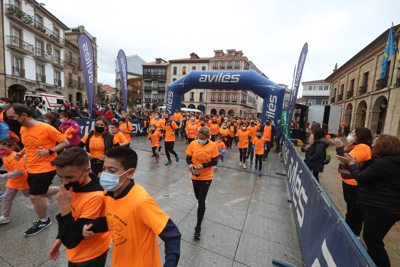 52 concejos de la región se visten de naranja en una carrera colectiva contra el cáncer infantil, organizada por la Asociación Galbán. El objetivo, recaudar fondos para promover la investigación bajo el lema «Una mejor supervivencia es posible». 