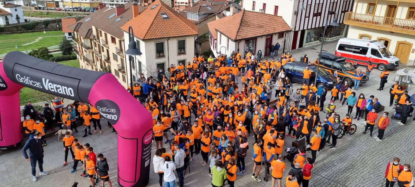 52 concejos de la región se visten de naranja en una carrera colectiva contra el cáncer infantil, organizada por la Asociación Galbán. El objetivo, recaudar fondos para promover la investigación bajo el lema «Una mejor supervivencia es posible». 