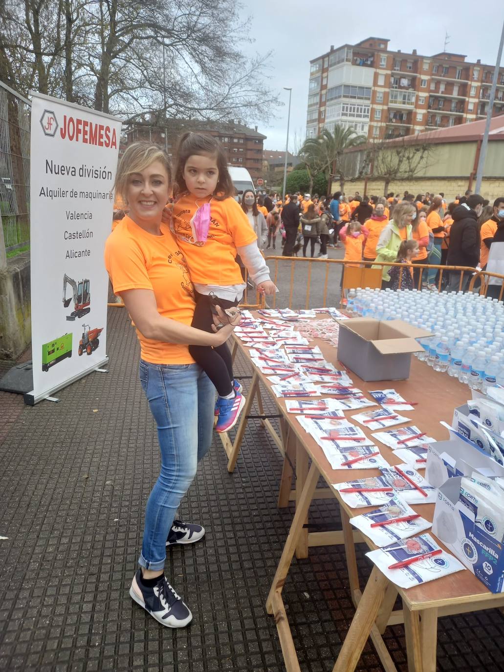 52 concejos de la región se visten de naranja en una carrera colectiva contra el cáncer infantil, organizada por la Asociación Galbán. El objetivo, recaudar fondos para promover la investigación bajo el lema «Una mejor supervivencia es posible». 