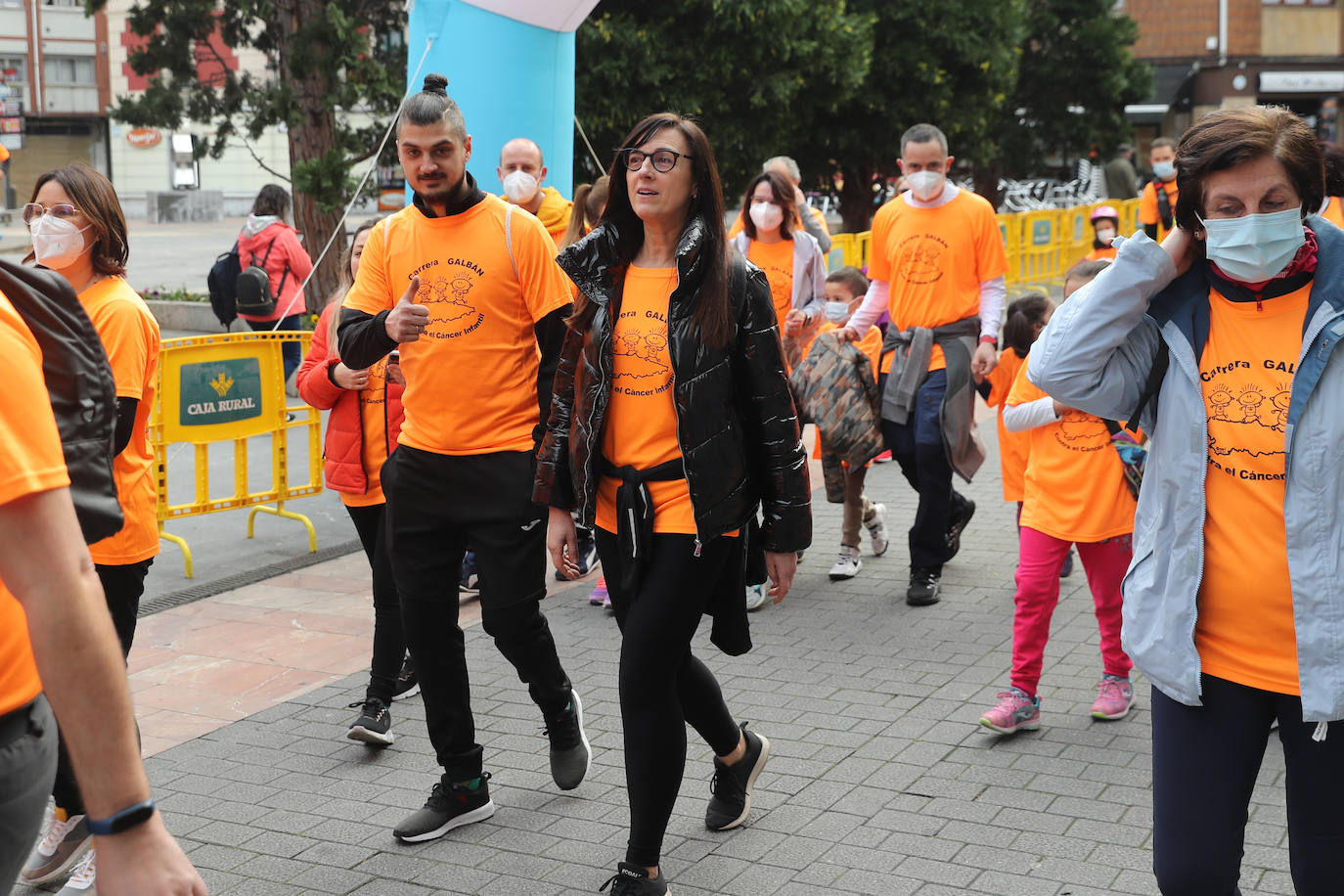 52 concejos de la región se visten de naranja en una carrera colectiva contra el cáncer infantil, organizada por la Asociación Galbán. El objetivo, recaudar fondos para promover la investigación bajo el lema «Una mejor supervivencia es posible». 