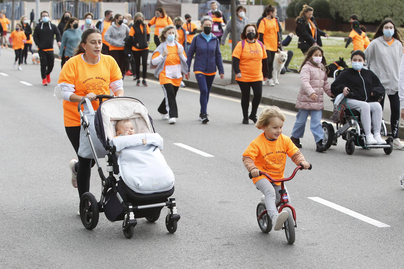 52 concejos de la región se visten de naranja en una carrera colectiva contra el cáncer infantil, organizada por la Asociación Galbán. El objetivo, recaudar fondos para promover la investigación bajo el lema «Una mejor supervivencia es posible». 