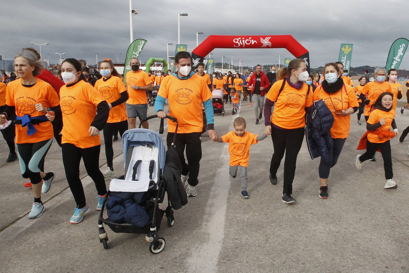 52 concejos de la región se visten de naranja en una carrera colectiva contra el cáncer infantil, organizada por la Asociación Galbán. El objetivo, recaudar fondos para promover la investigación bajo el lema «Una mejor supervivencia es posible». 