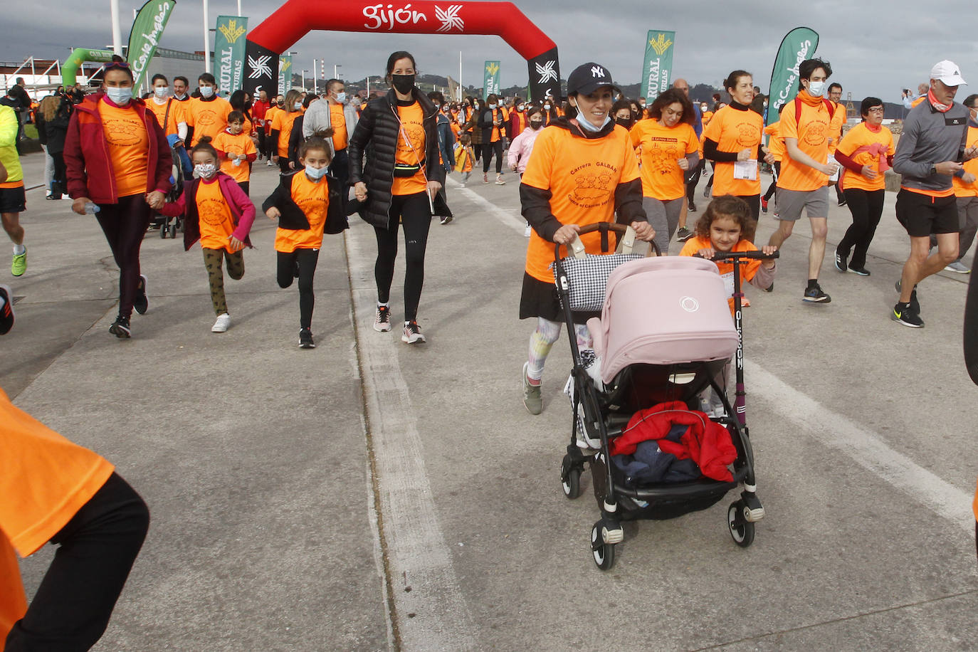 52 concejos de la región se visten de naranja en una carrera colectiva contra el cáncer infantil, organizada por la Asociación Galbán. El objetivo, recaudar fondos para promover la investigación bajo el lema «Una mejor supervivencia es posible». 