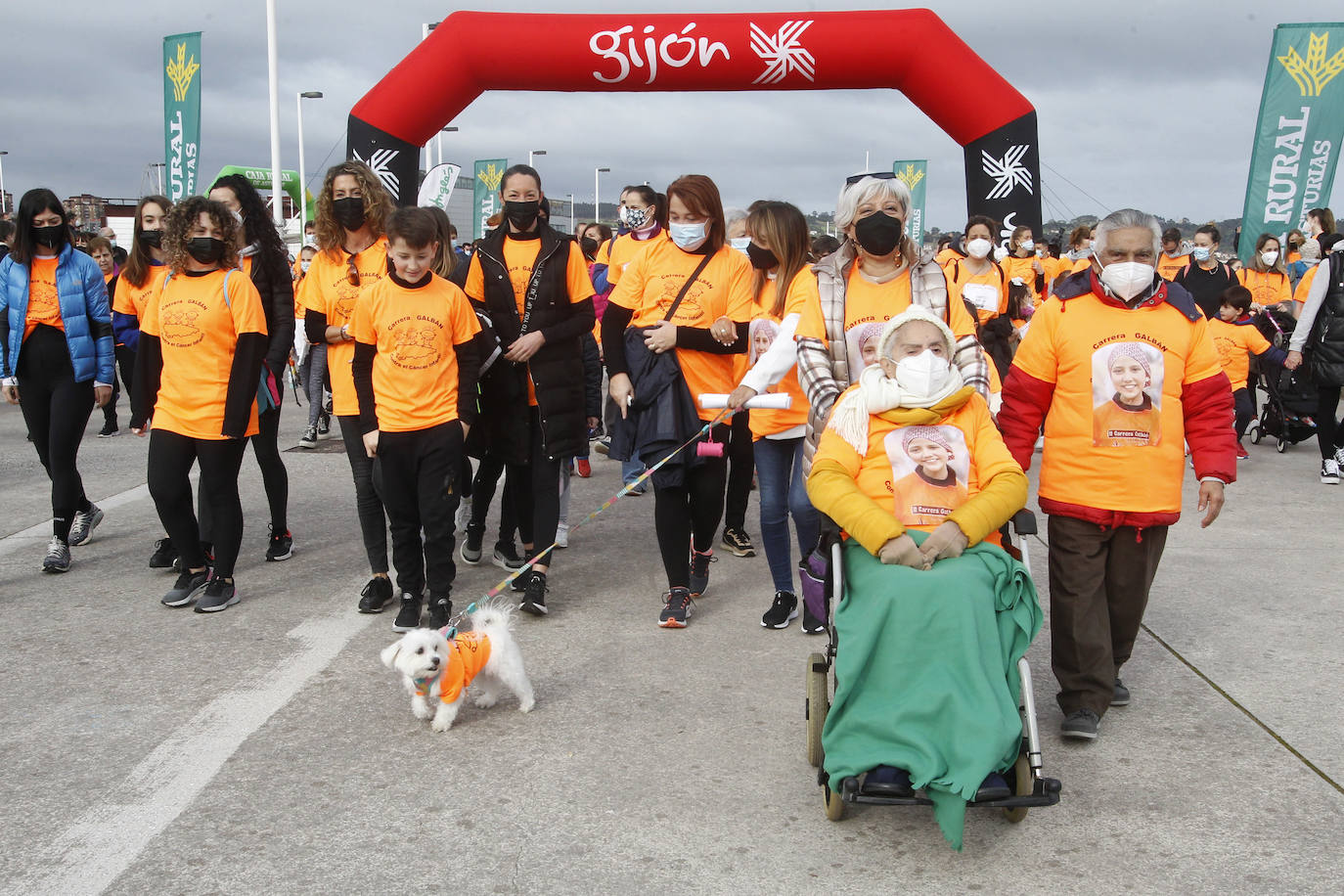 52 concejos de la región se visten de naranja en una carrera colectiva contra el cáncer infantil, organizada por la Asociación Galbán. El objetivo, recaudar fondos para promover la investigación bajo el lema «Una mejor supervivencia es posible». 