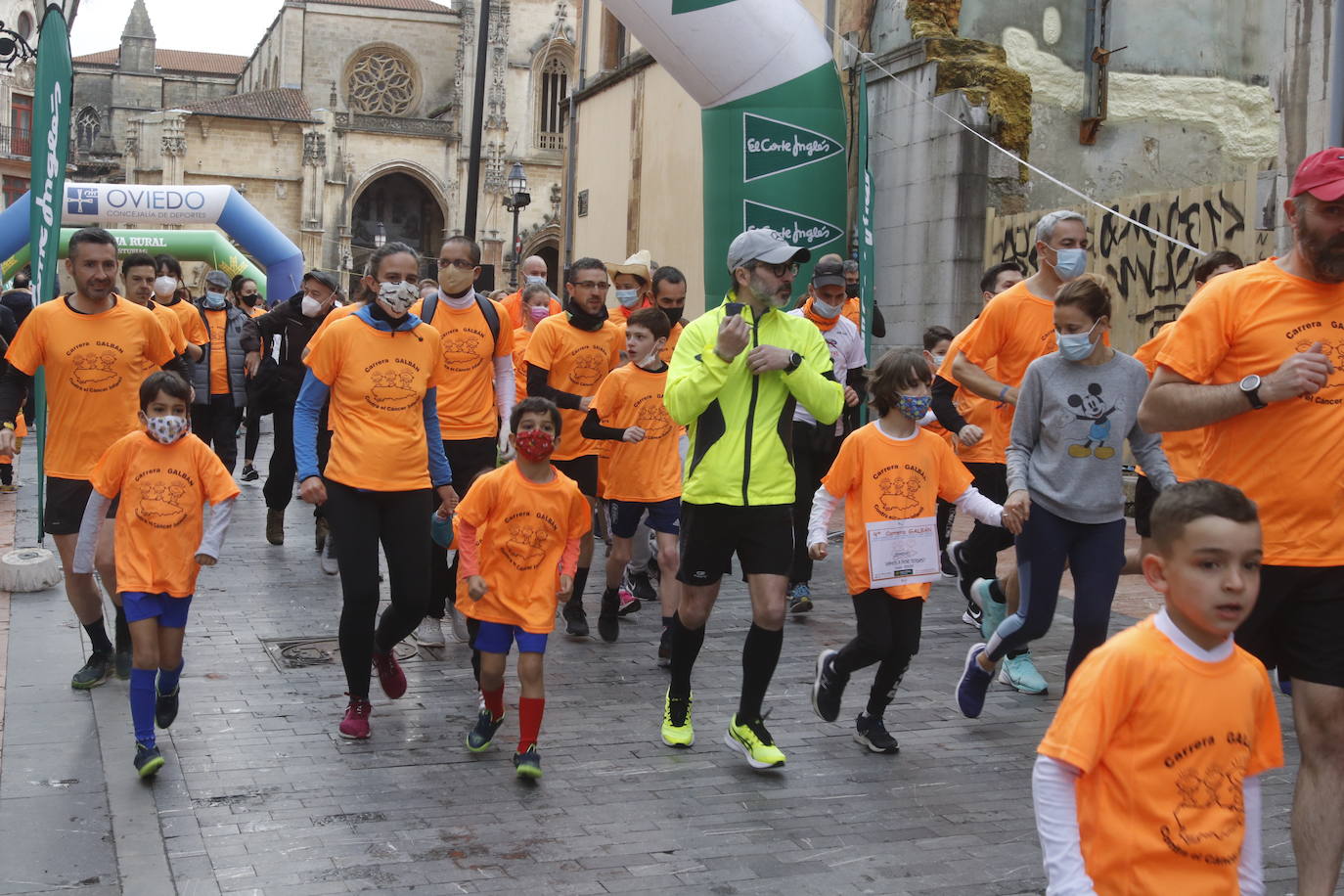 52 concejos de la región se visten de naranja en una carrera colectiva contra el cáncer infantil, organizada por la Asociación Galbán. El objetivo, recaudar fondos para promover la investigación bajo el lema «Una mejor supervivencia es posible». 