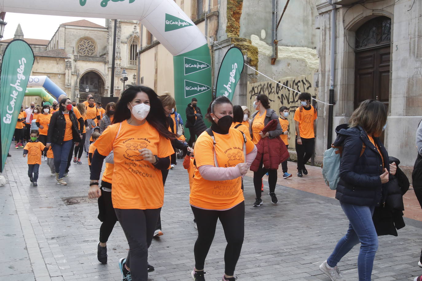 52 concejos de la región se visten de naranja en una carrera colectiva contra el cáncer infantil, organizada por la Asociación Galbán. El objetivo, recaudar fondos para promover la investigación bajo el lema «Una mejor supervivencia es posible». 