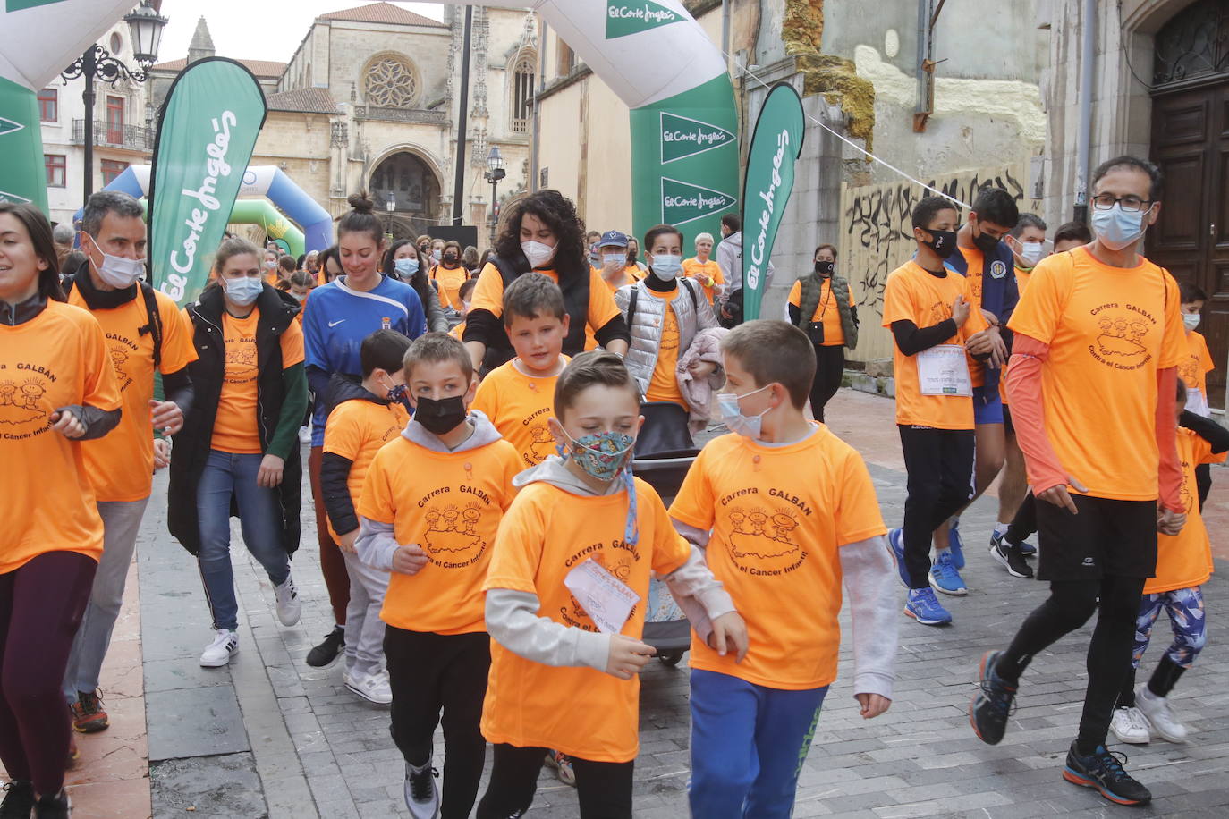 52 concejos de la región se visten de naranja en una carrera colectiva contra el cáncer infantil, organizada por la Asociación Galbán. El objetivo, recaudar fondos para promover la investigación bajo el lema «Una mejor supervivencia es posible». 