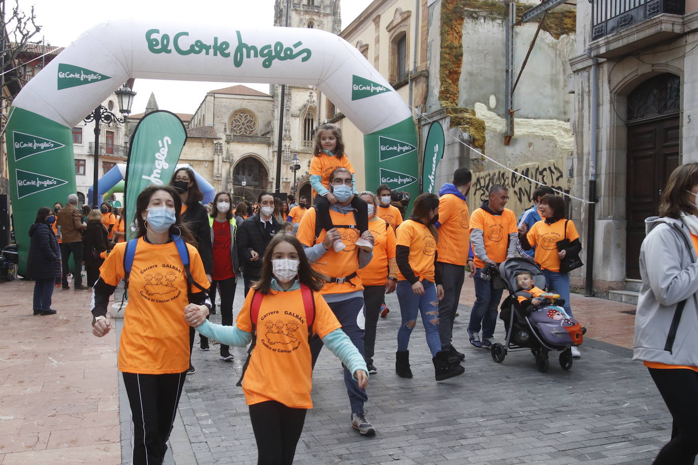 52 concejos de la región se visten de naranja en una carrera colectiva contra el cáncer infantil, organizada por la Asociación Galbán. El objetivo, recaudar fondos para promover la investigación bajo el lema «Una mejor supervivencia es posible». 