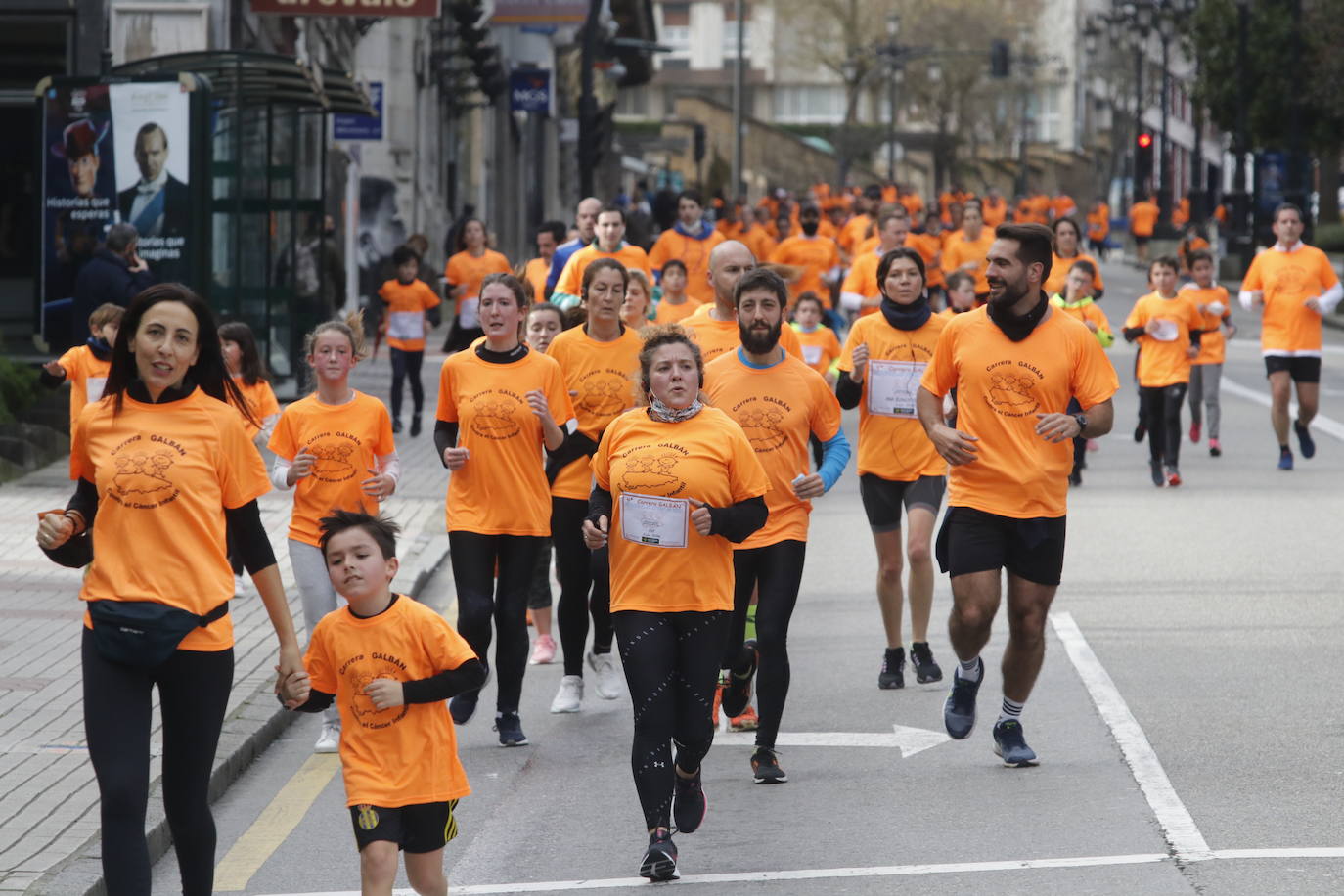 52 concejos de la región se visten de naranja en una carrera colectiva contra el cáncer infantil, organizada por la Asociación Galbán. El objetivo, recaudar fondos para promover la investigación bajo el lema «Una mejor supervivencia es posible». 