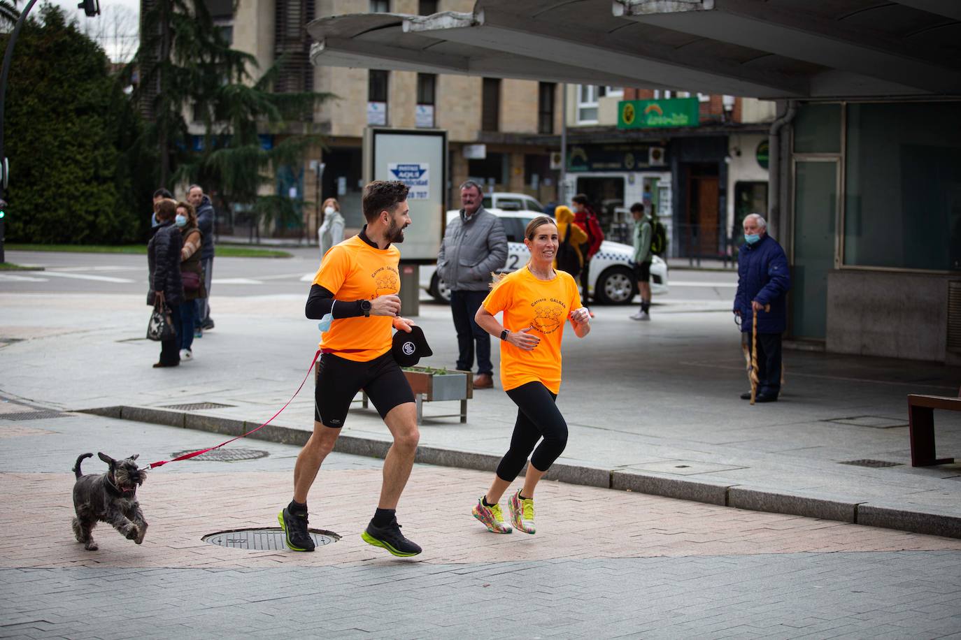 52 concejos de la región se visten de naranja en una carrera colectiva contra el cáncer infantil, organizada por la Asociación Galbán. El objetivo, recaudar fondos para promover la investigación bajo el lema «Una mejor supervivencia es posible». 