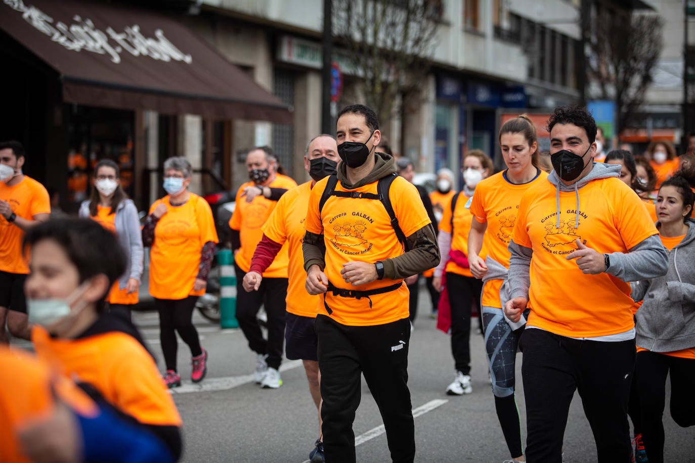 52 concejos de la región se visten de naranja en una carrera colectiva contra el cáncer infantil, organizada por la Asociación Galbán. El objetivo, recaudar fondos para promover la investigación bajo el lema «Una mejor supervivencia es posible». 