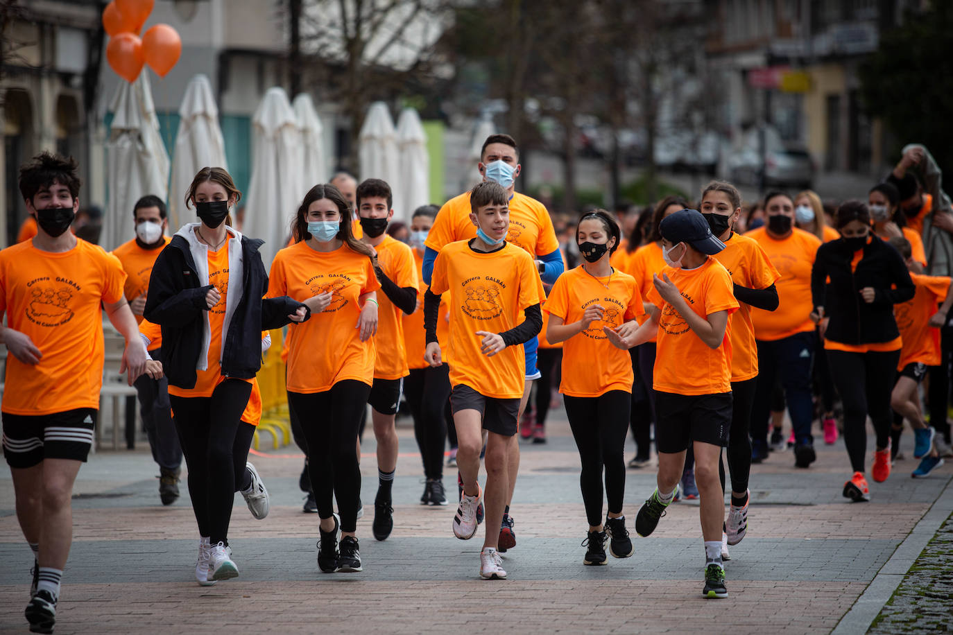 52 concejos de la región se visten de naranja en una carrera colectiva contra el cáncer infantil, organizada por la Asociación Galbán. El objetivo, recaudar fondos para promover la investigación bajo el lema «Una mejor supervivencia es posible». 