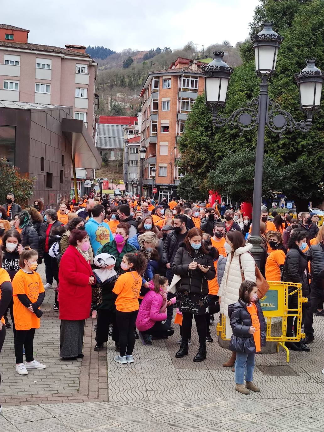 52 concejos de la región se visten de naranja en una carrera colectiva contra el cáncer infantil, organizada por la Asociación Galbán. El objetivo, recaudar fondos para promover la investigación bajo el lema «Una mejor supervivencia es posible». 