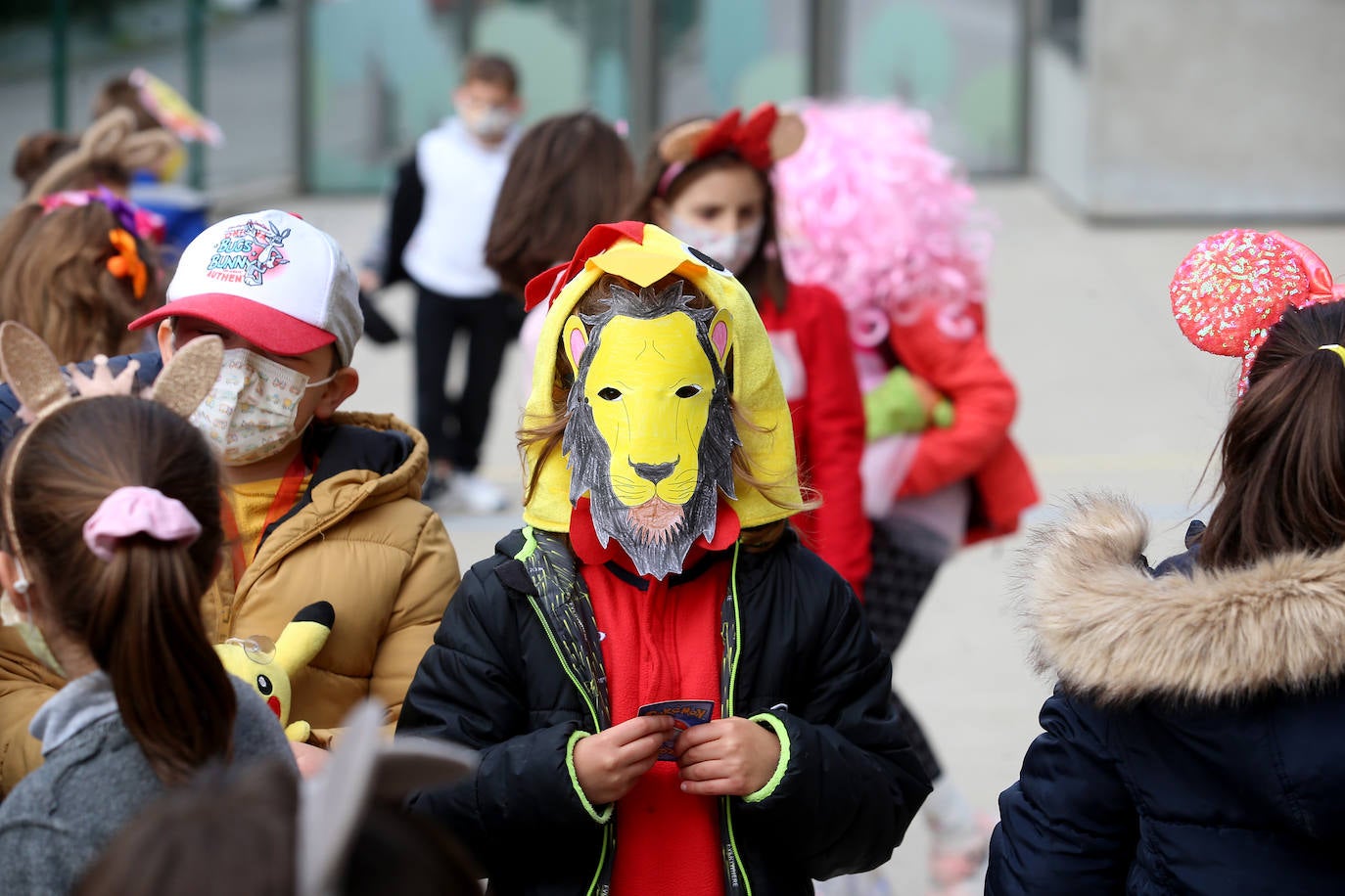 Los centros educativos de Oviedo celebran el Carnaval con los más pequeños en un jueves lleno de fiesta y actividades.