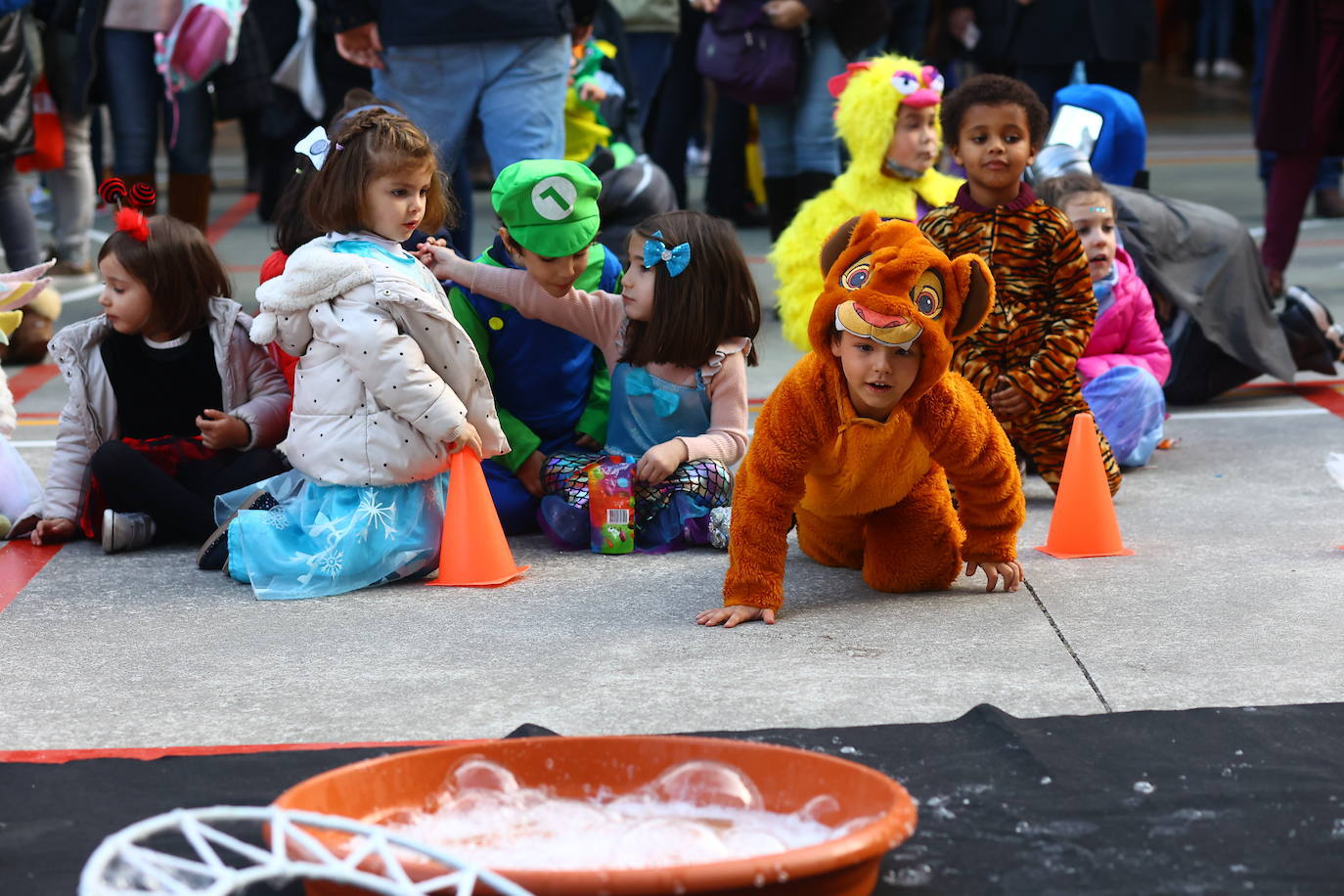 Los centros educativos de Oviedo han preparado actividades y un jueves de fiesta para que los más pequeños disfruten del Carnaval.