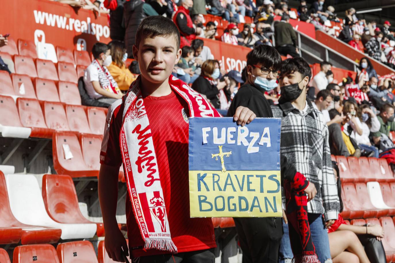 Fotos: ¿Estuviste en el Sporting - Zaragoza? ¡Búscate!