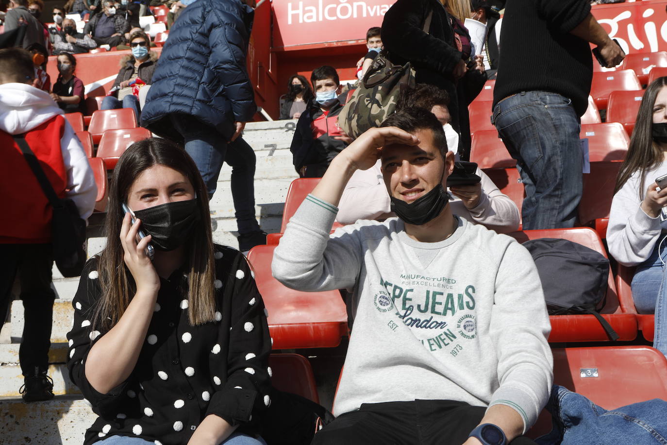 Fotos: ¿Estuviste en el Sporting - Zaragoza? ¡Búscate!