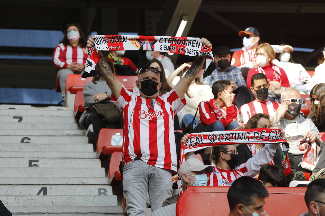 Fotos: ¿Estuviste en el Sporting - Zaragoza? ¡Búscate!