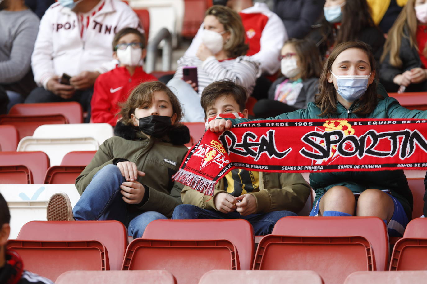 Fotos: ¿Estuviste en el Sporting - Zaragoza? ¡Búscate!