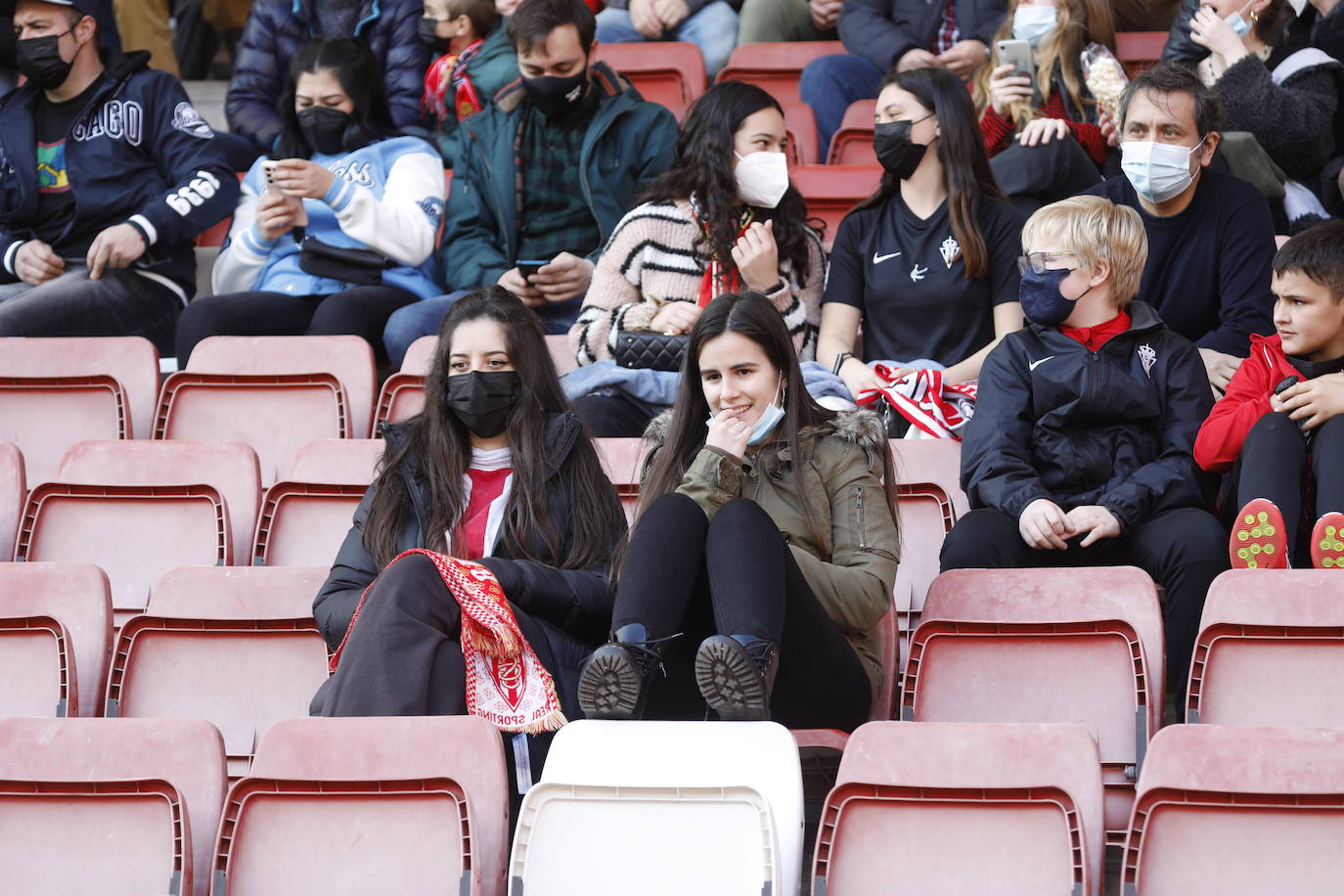 Fotos: ¿Estuviste en el Sporting - Zaragoza? ¡Búscate!