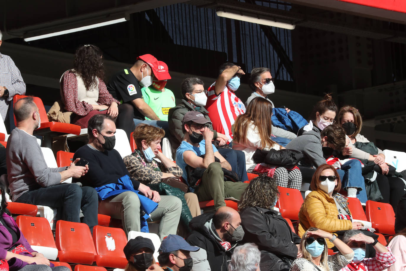 Fotos: ¿Estuviste en el Sporting - Zaragoza? ¡Búscate!