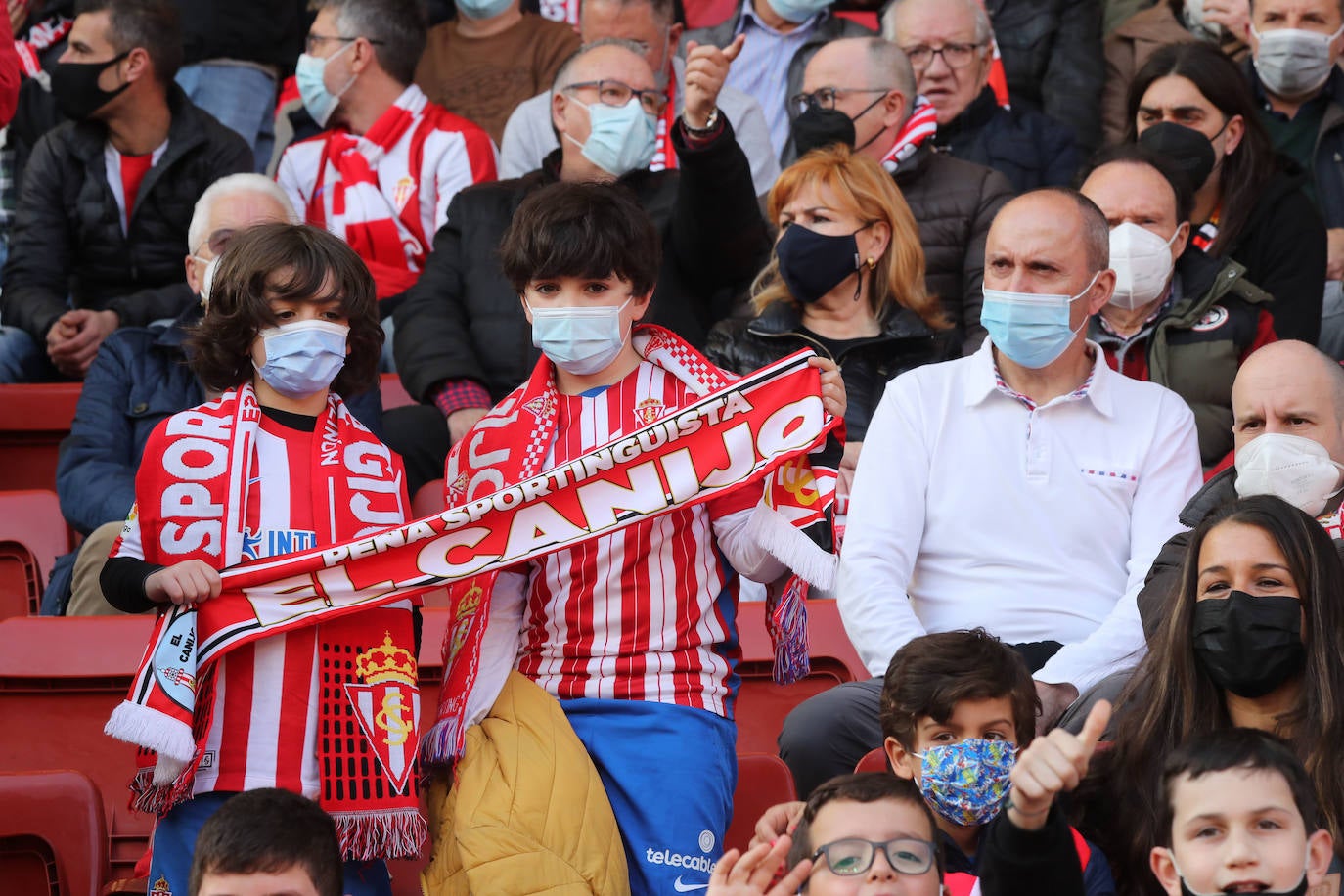 Fotos: ¿Estuviste en el Sporting - Zaragoza? ¡Búscate!