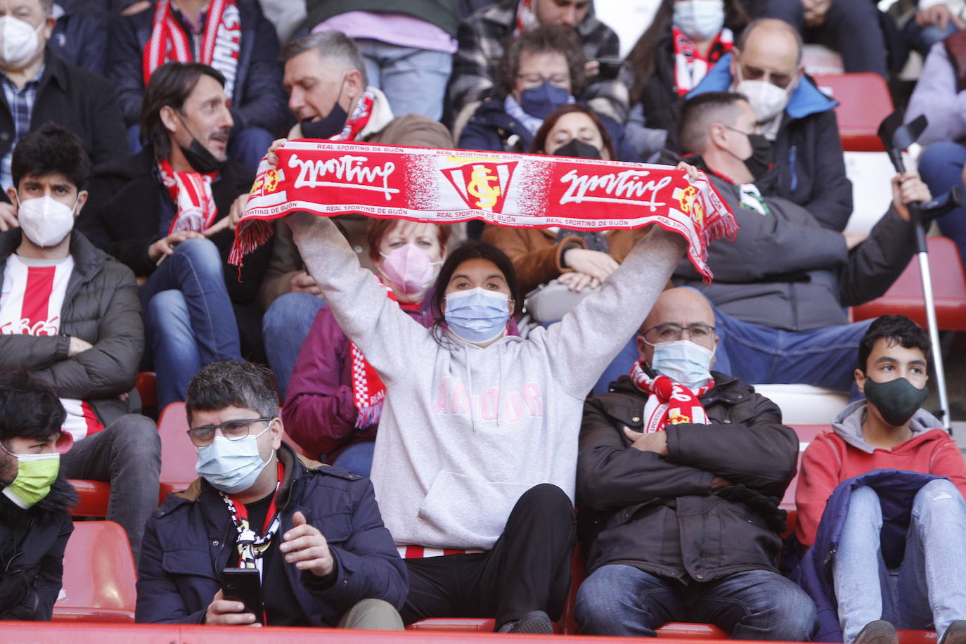 Fotos: ¿Estuviste en el Sporting - Zaragoza? ¡Búscate!