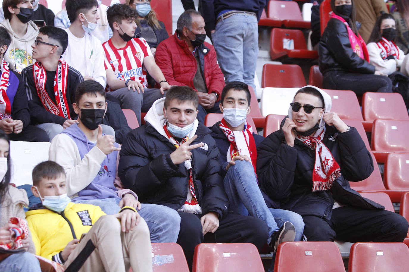 Fotos: ¿Estuviste en el Sporting - Zaragoza? ¡Búscate!