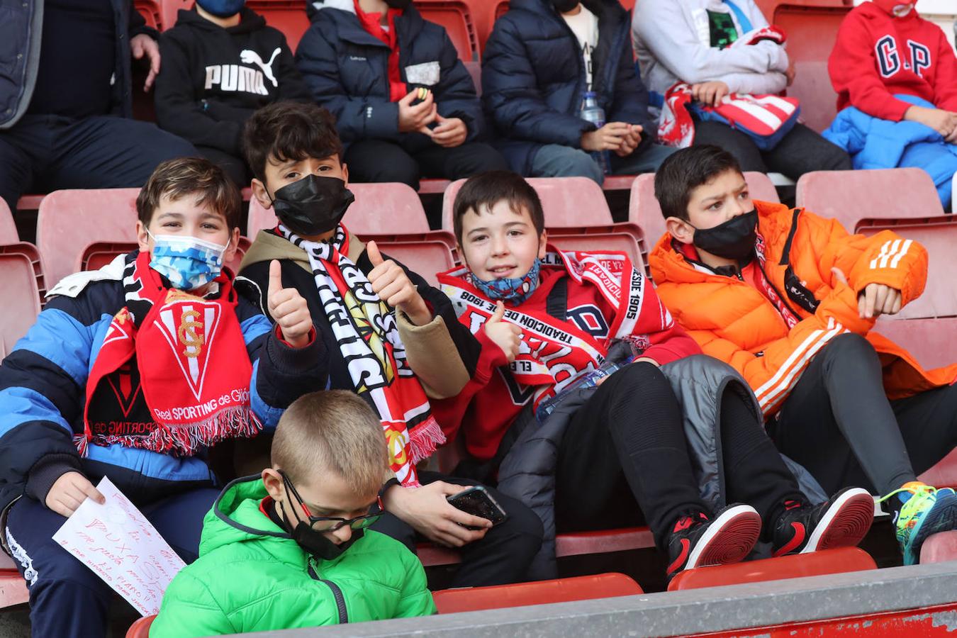 Fotos: ¿Estuviste en el Sporting - Zaragoza? ¡Búscate!