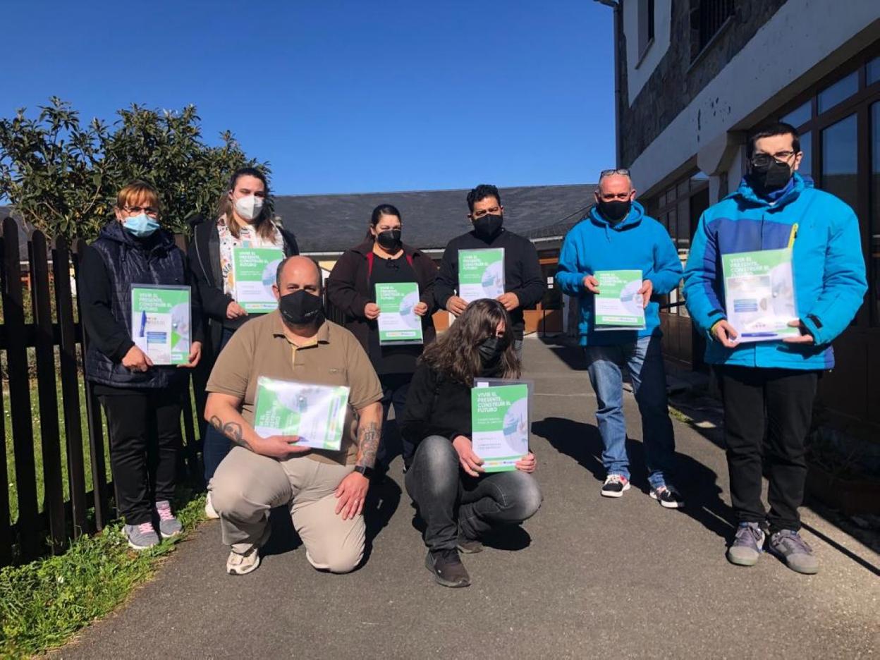 Los participantes del programa 'Itinerarios integrados para Luchar contra la Despoblación Rural' de la nueva edición, en una foto de familia. 
