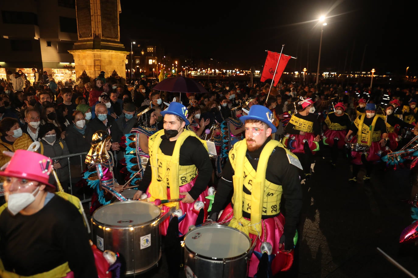 «Hasta el cielo llora su pérdida». Lo dijo su inseparable Conchi en la despedida al auténtico icono del Antroxu gijonés. Con su muerte y su entierro se ponía punto y final a cinco intensos días festivos donde las calles de Gijón se llenaron de carnaval. Porque había ganas tras un año de parón pandémico. Y ya quedan ganas para empezar a preparar el Antroxu 2023.