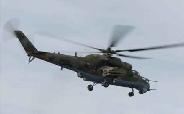 Helicóptero de combate ruso, vigilando el cielo de Kiev. 