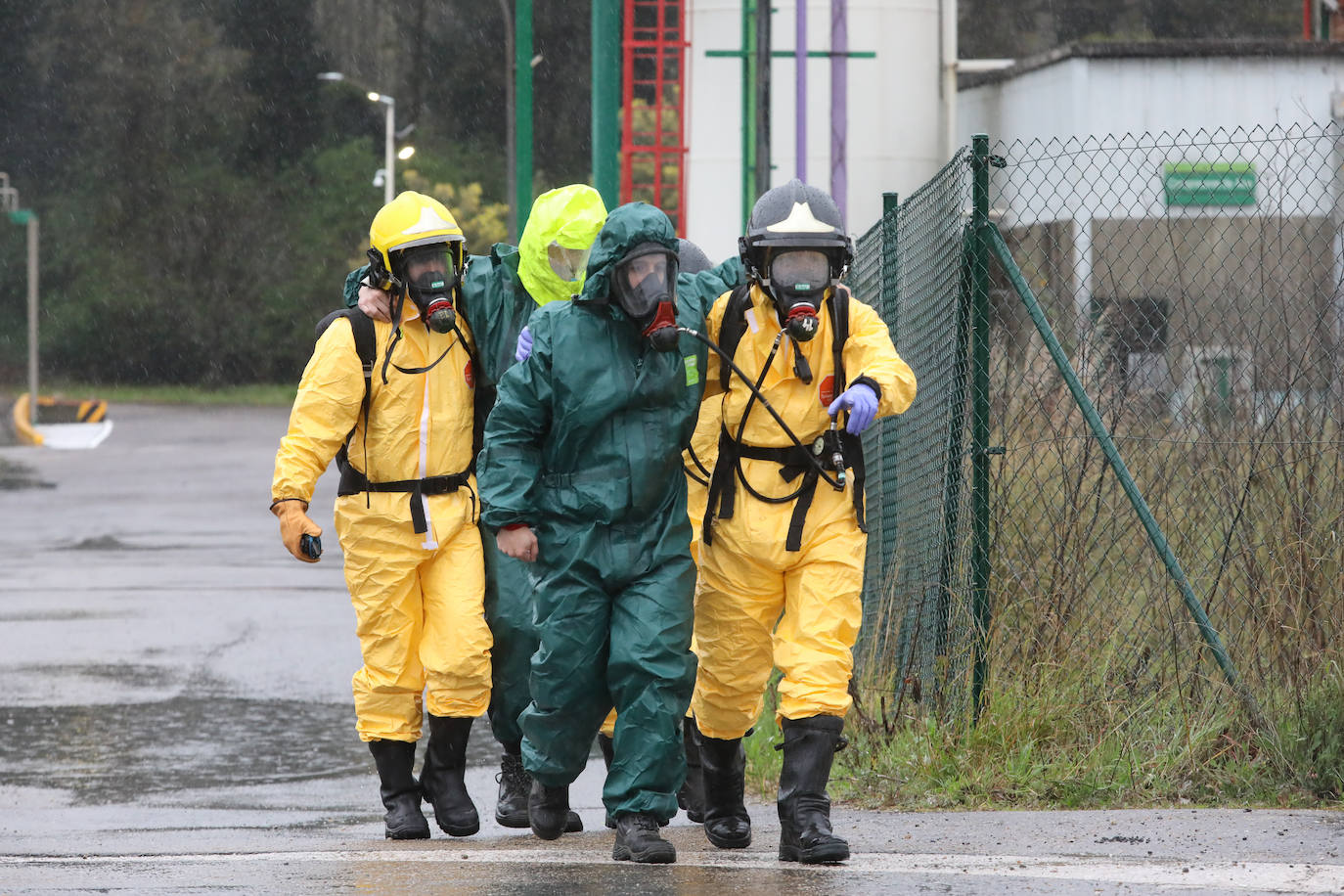 Fotos: Una hipotética fuga de amoniaco en Fertiberia