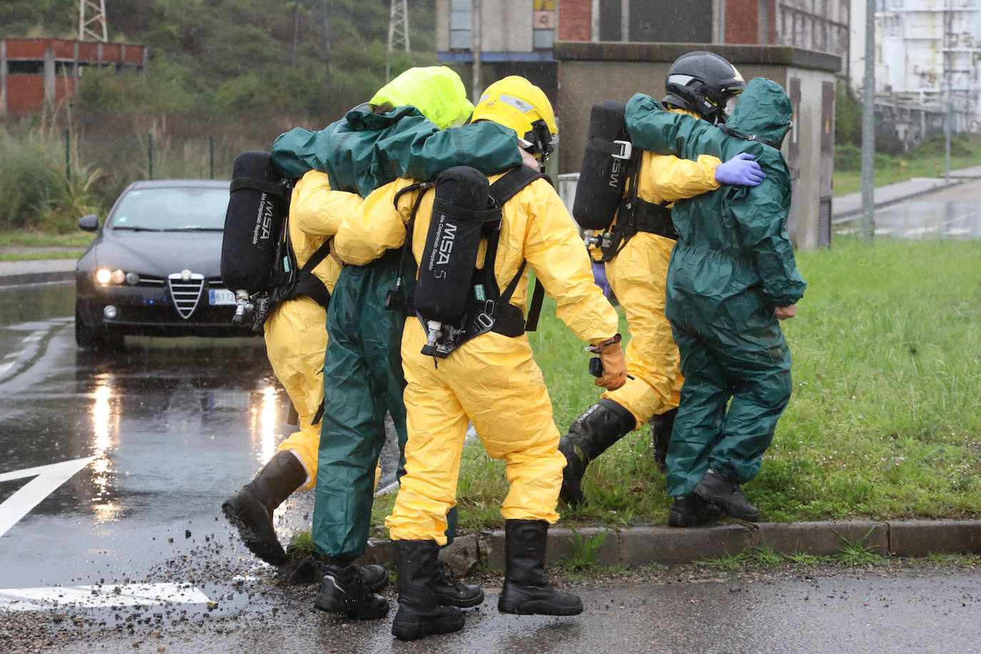 Fotos: Una hipotética fuga de amoniaco en Fertiberia