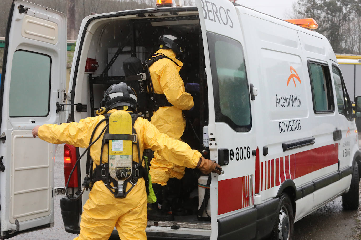 Fotos: Una hipotética fuga de amoniaco en Fertiberia