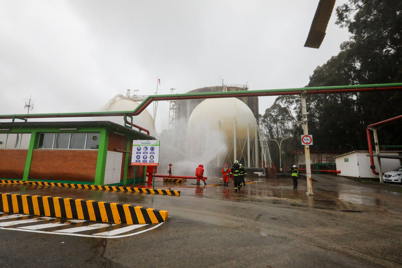 Fotos: Una hipotética fuga de amoniaco en Fertiberia