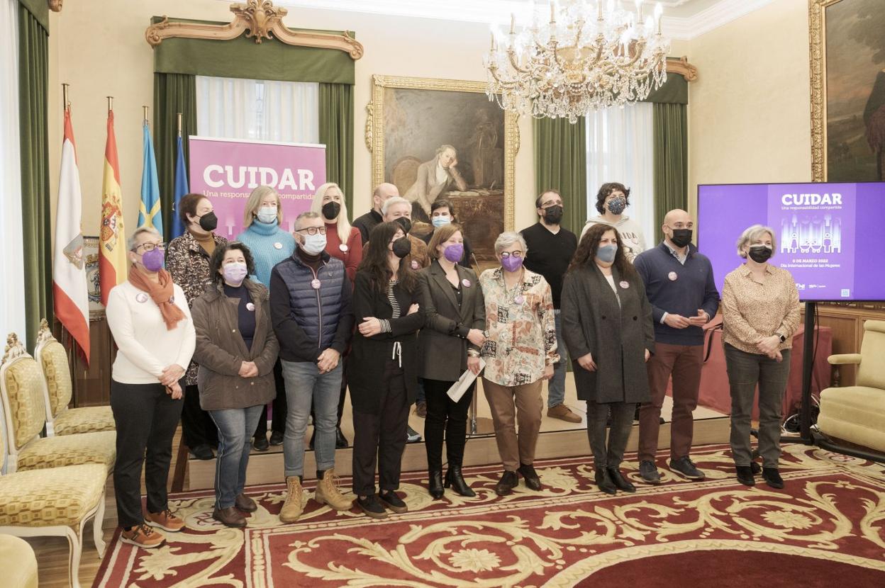 Representantes de los grupos políticos y del Consejo de Mujeres, durante la presentación de los actos por el Día de la Mujer. 